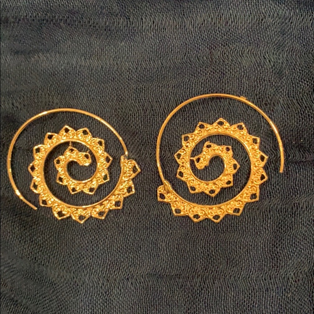 Silver toned swirl earrings - stainless steel